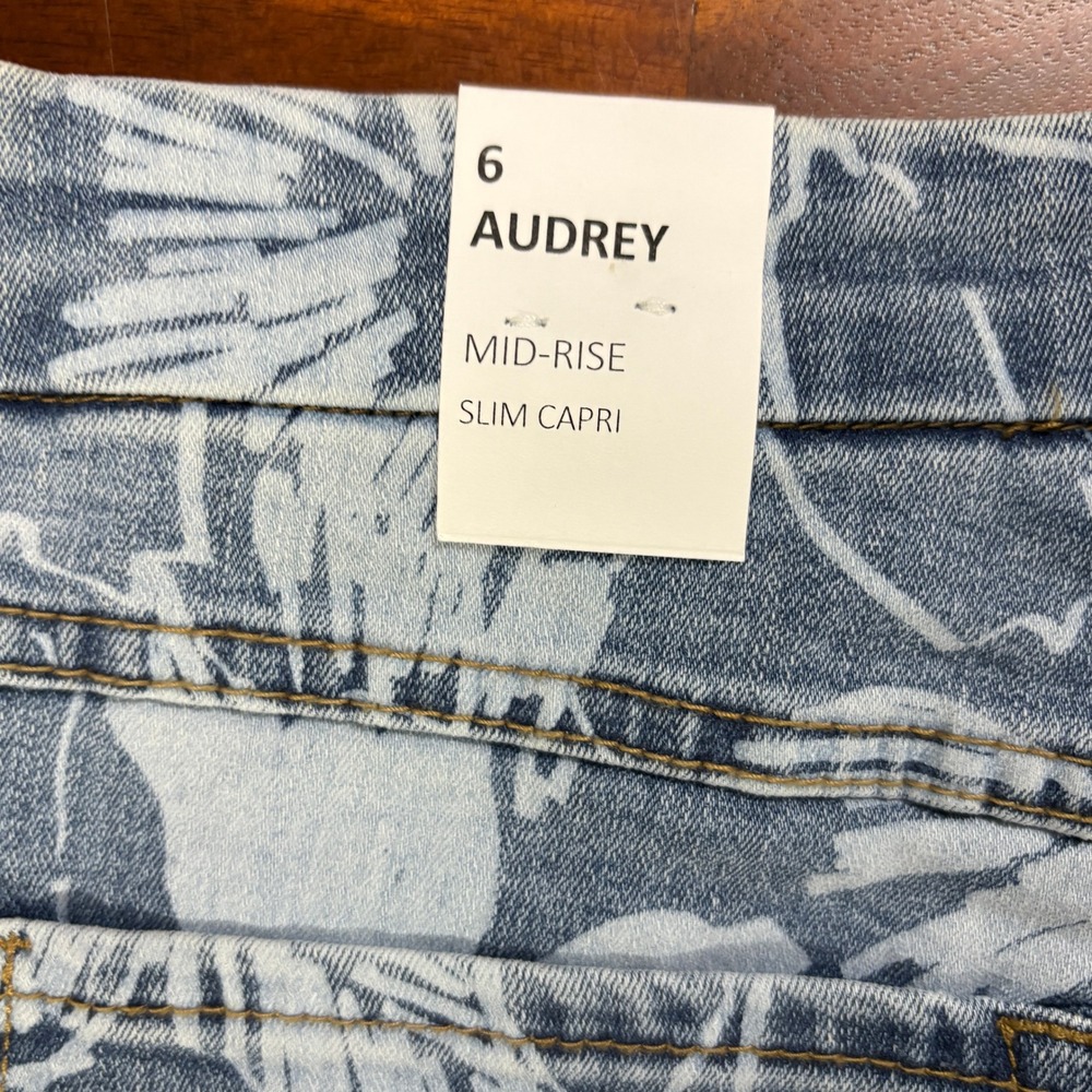 Tribal Jeans Audrey Mid-Rise Slim Capri Blue Floral Print Denim Pants 6 NEW - Picture 4 of 8